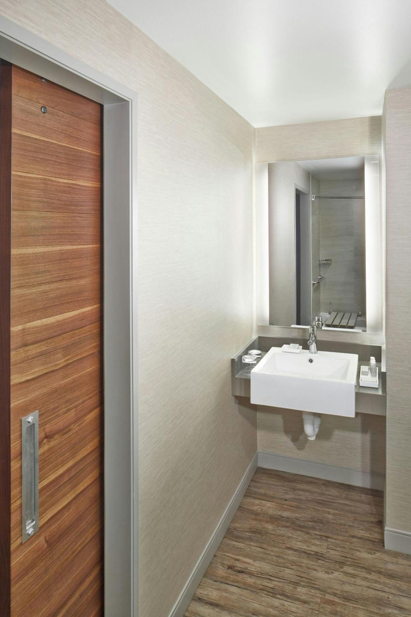 The Del Monte Lodge Renaissance Rochester Hotel & Spa Екстер'єр фото