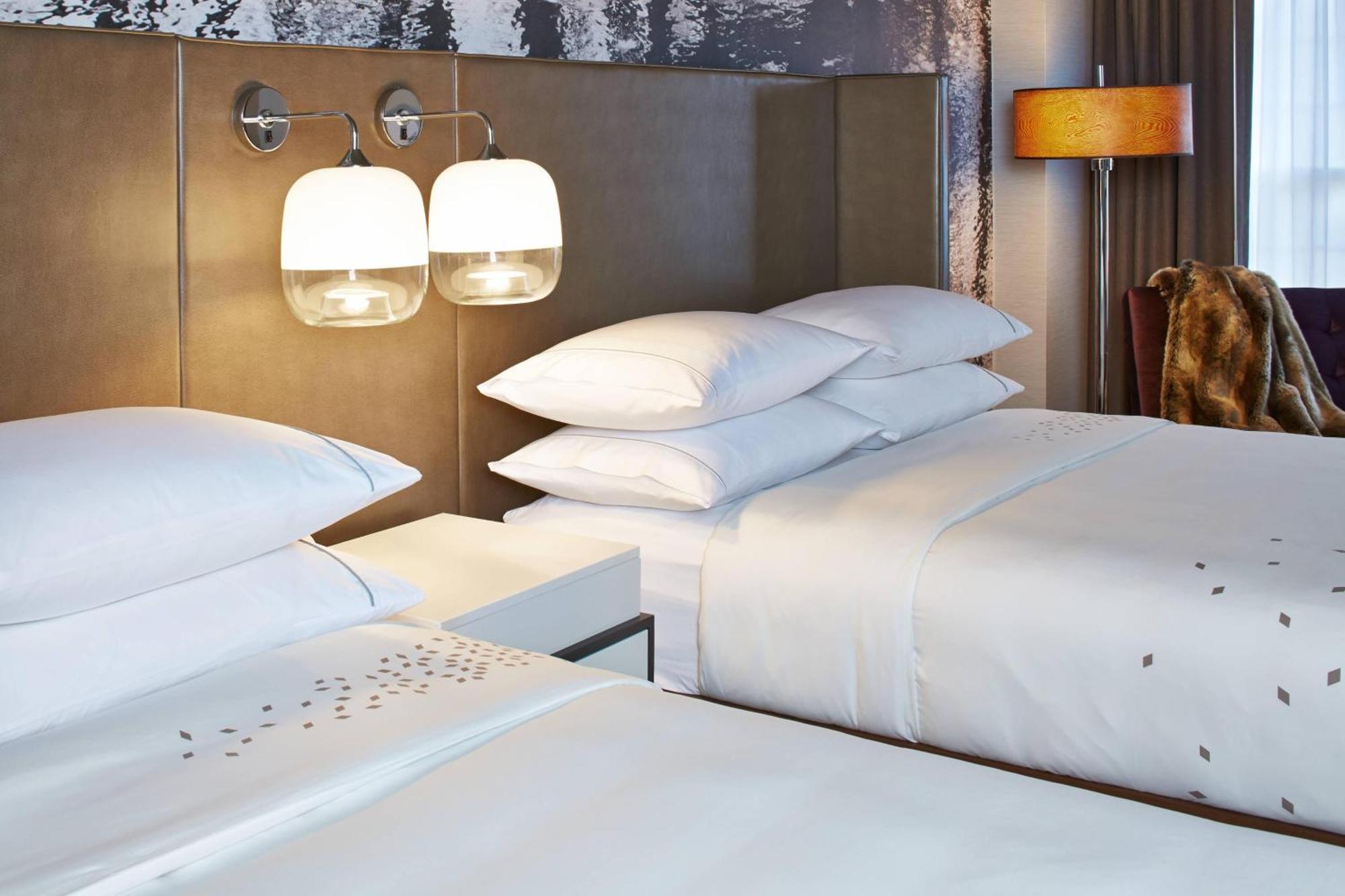 The Del Monte Lodge Renaissance Rochester Hotel & Spa Екстер'єр фото